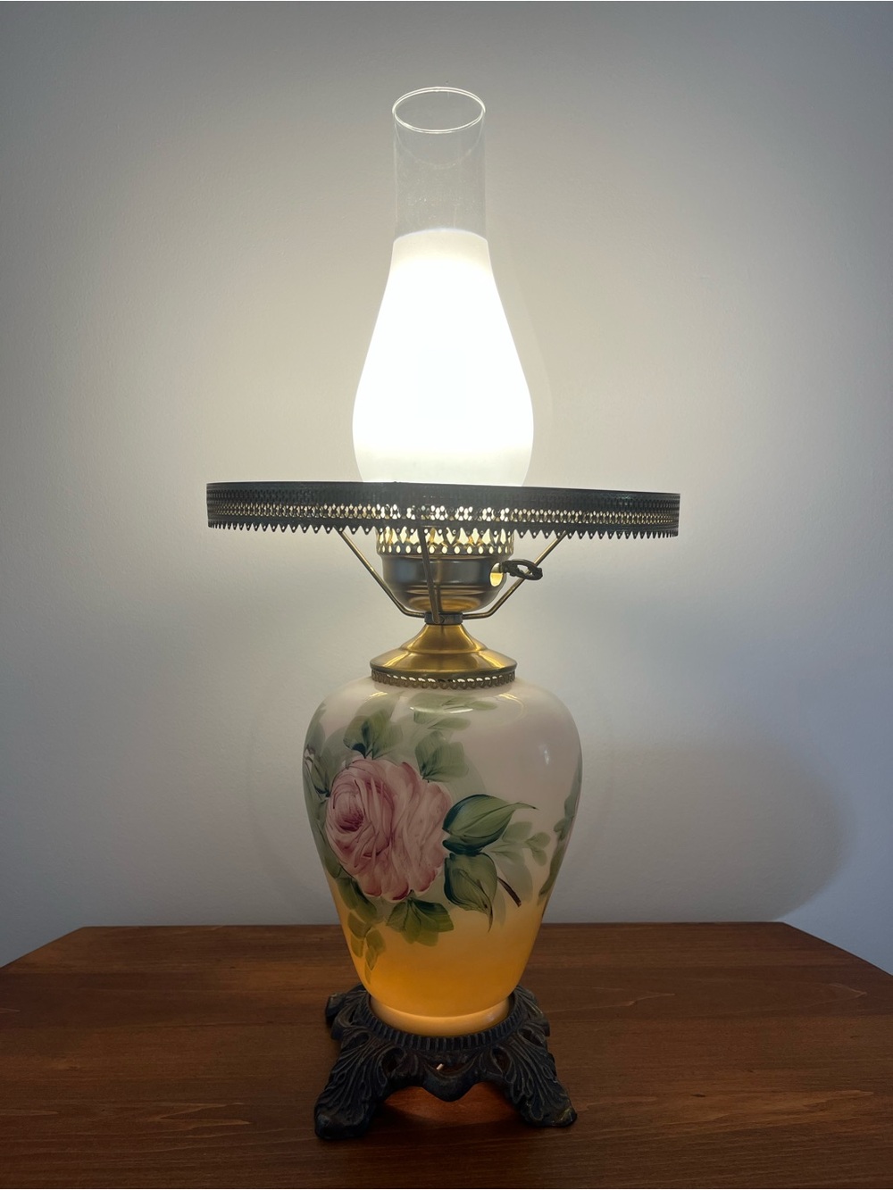 PRICE REDUCED! Vintage Hedco “Gone With The  Wind” style parlor lamp